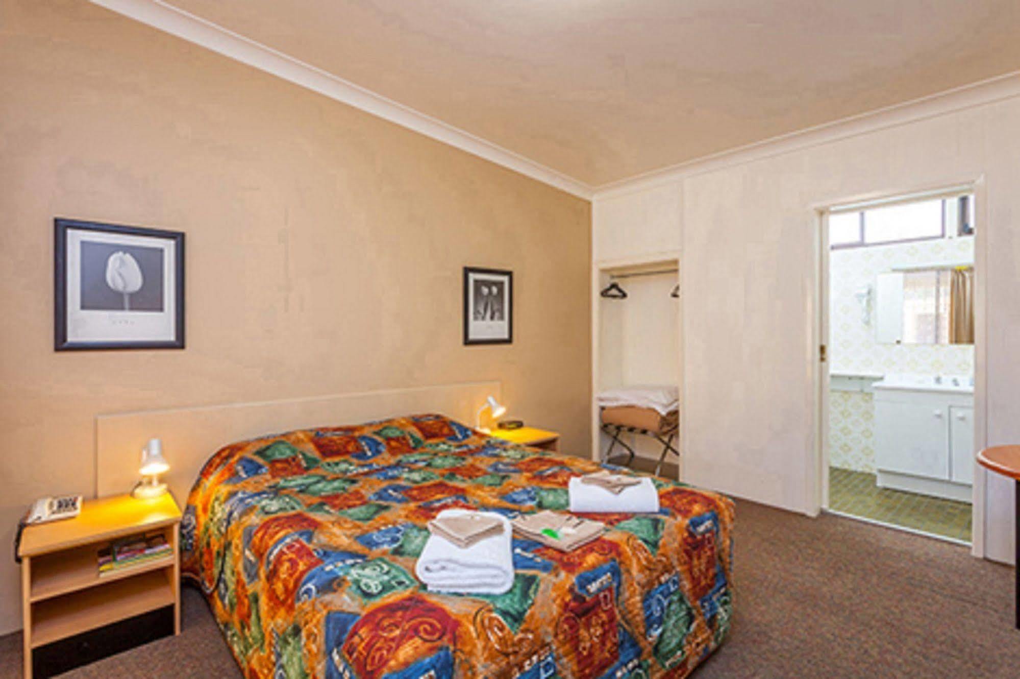 Karama Motor Inn Mildura Bagian luar foto