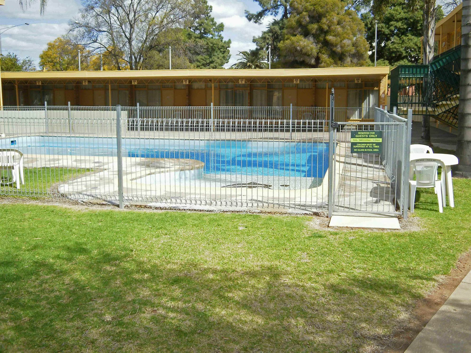Karama Motor Inn Mildura Bagian luar foto